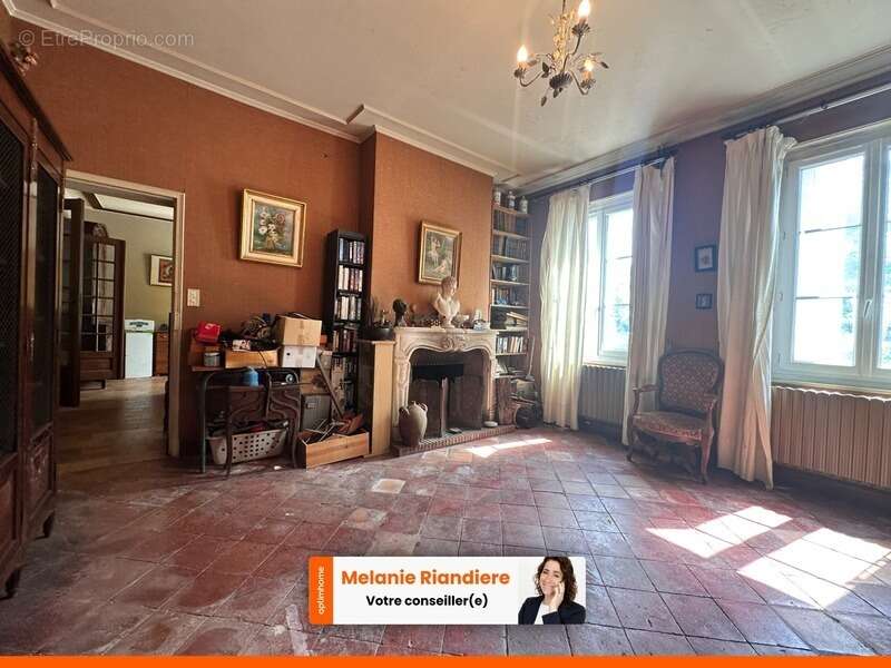 Maison de caractère 227m² - 6 chambres - Fort potentiel avec dépendance - LA FLÈCHE - photo 3