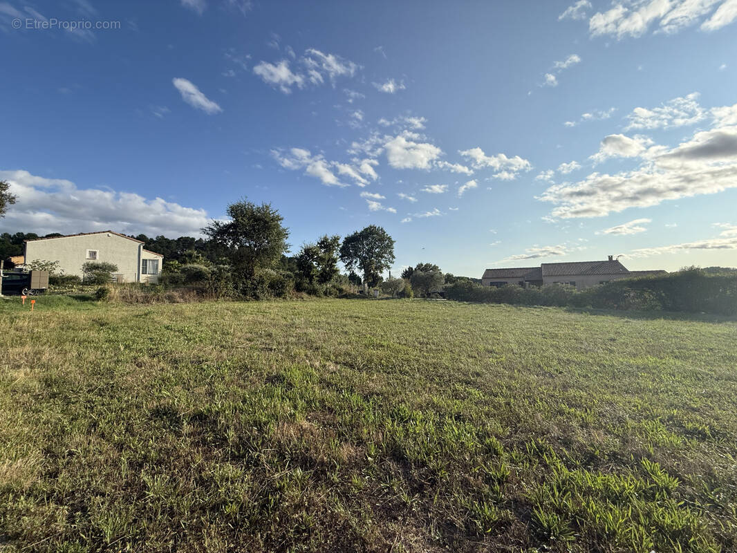 Terrain à SAINT-THEODORIT