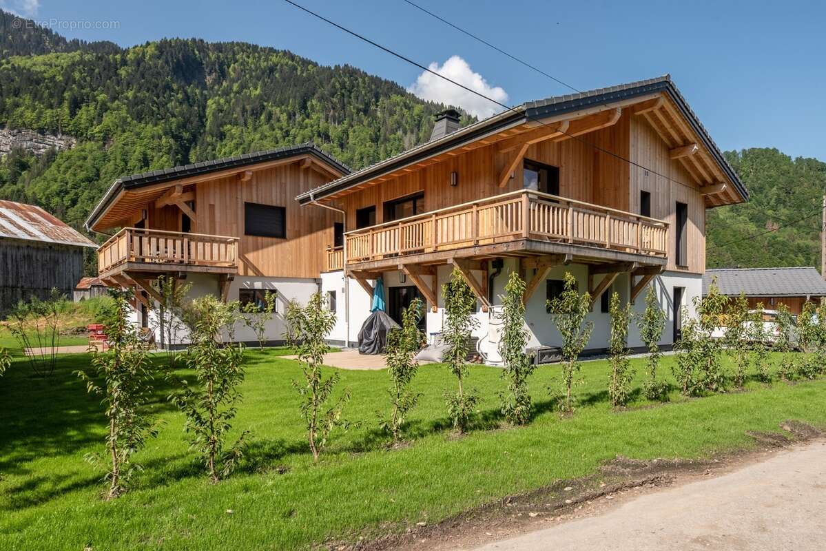 Haute Savoie (74), à vendre SAMOENS - Domaine skiable Grand-Massif - Appartement T4 bis 87 m² - photo 4