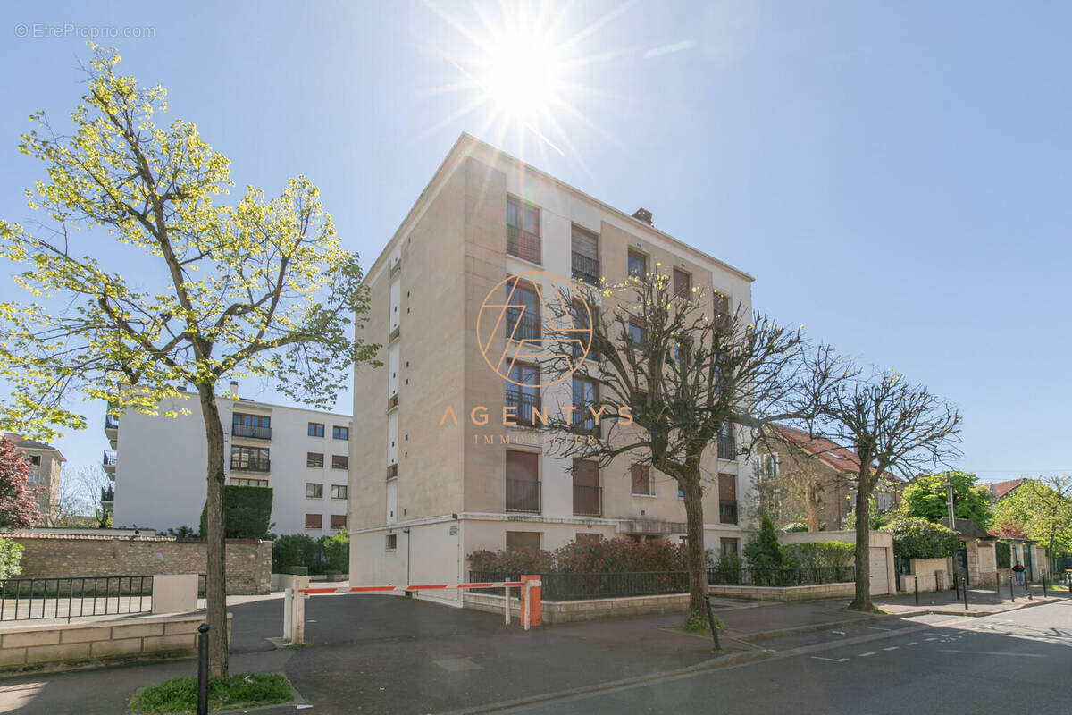 Appartement à SAINT-MAUR-DES-FOSSES
