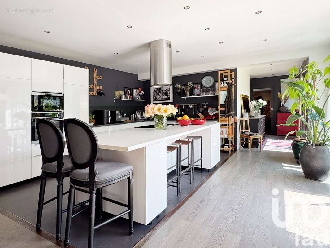 Photo 2 - Maison à COMPIEGNE