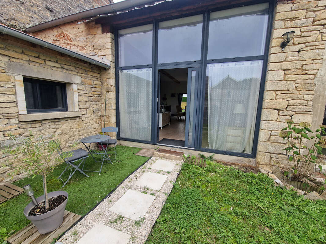 Maison à MEURSANGES