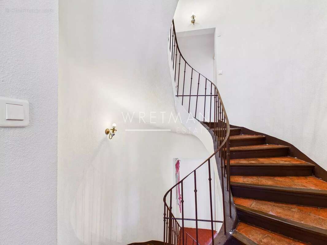 Maison à PLAN-DE-LA-TOUR
