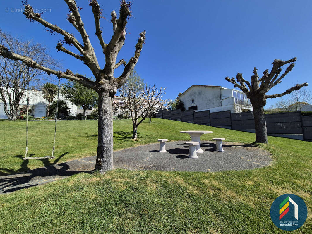 Terrain à LA MEILLERAIE-TILLAY