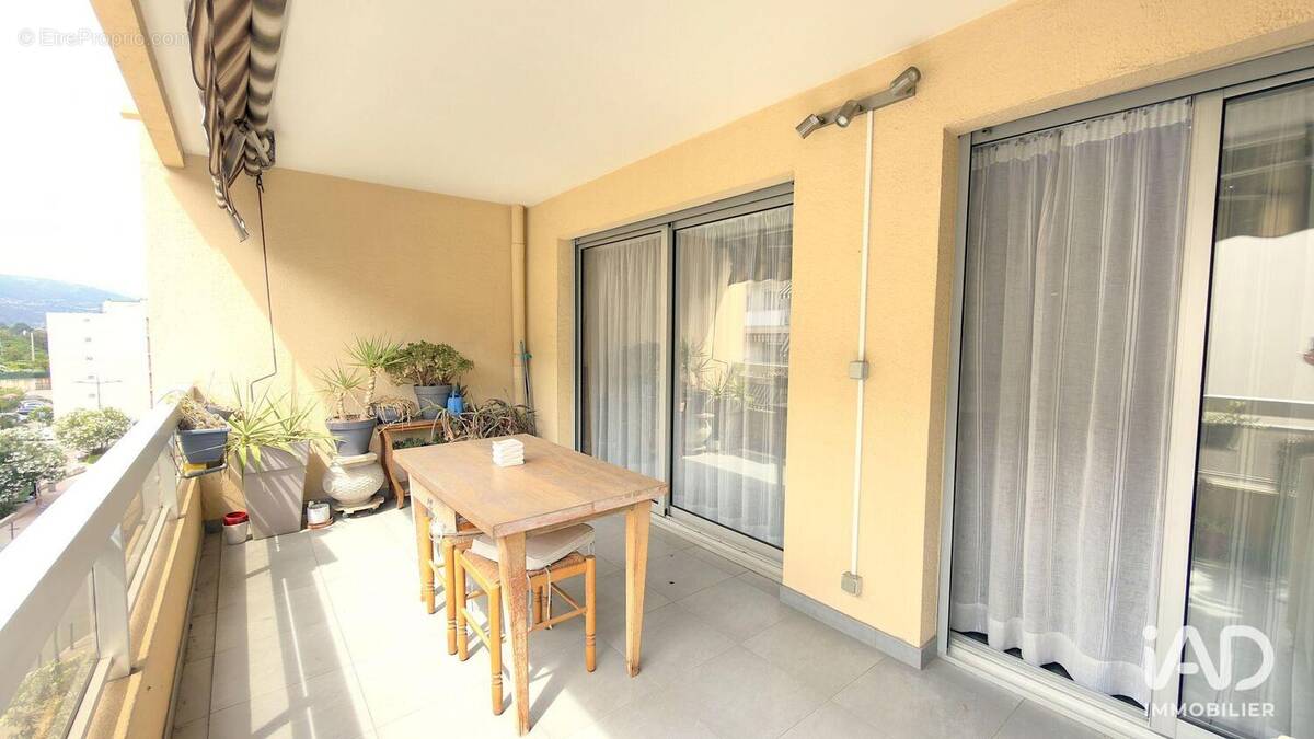 Photo 1 - Appartement à SAINT-LAURENT-DU-VAR