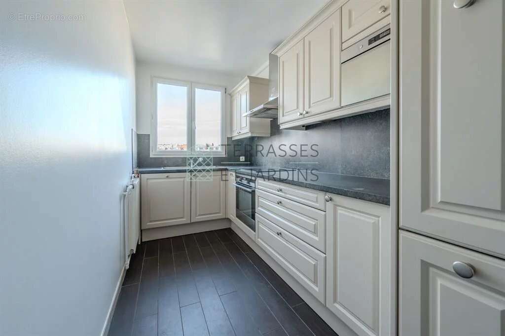 Appartement à PARIS-20E