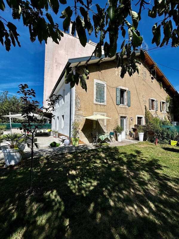 Maison à VILLE-LA-GRAND