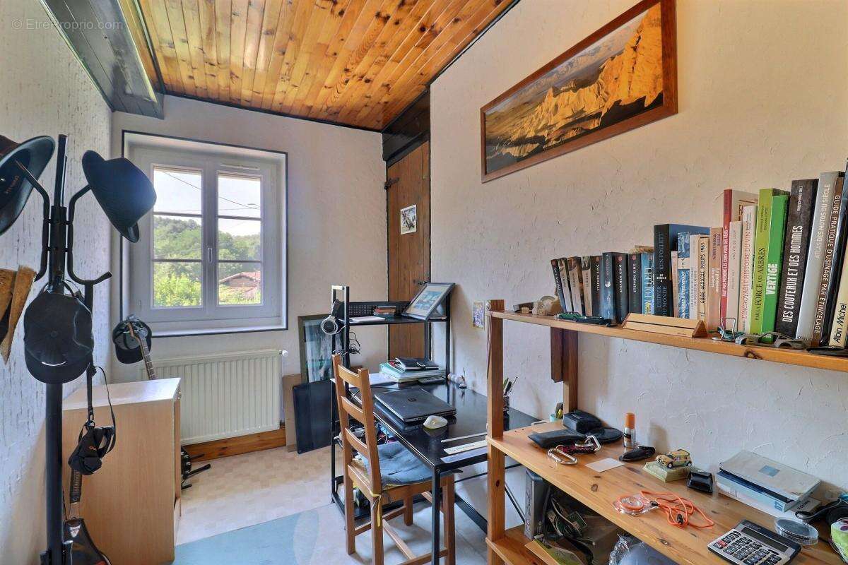 En exclusivité - maison dauphinoise avec joli terrain et dépendances a sainte-blandine (38110) - photo 11