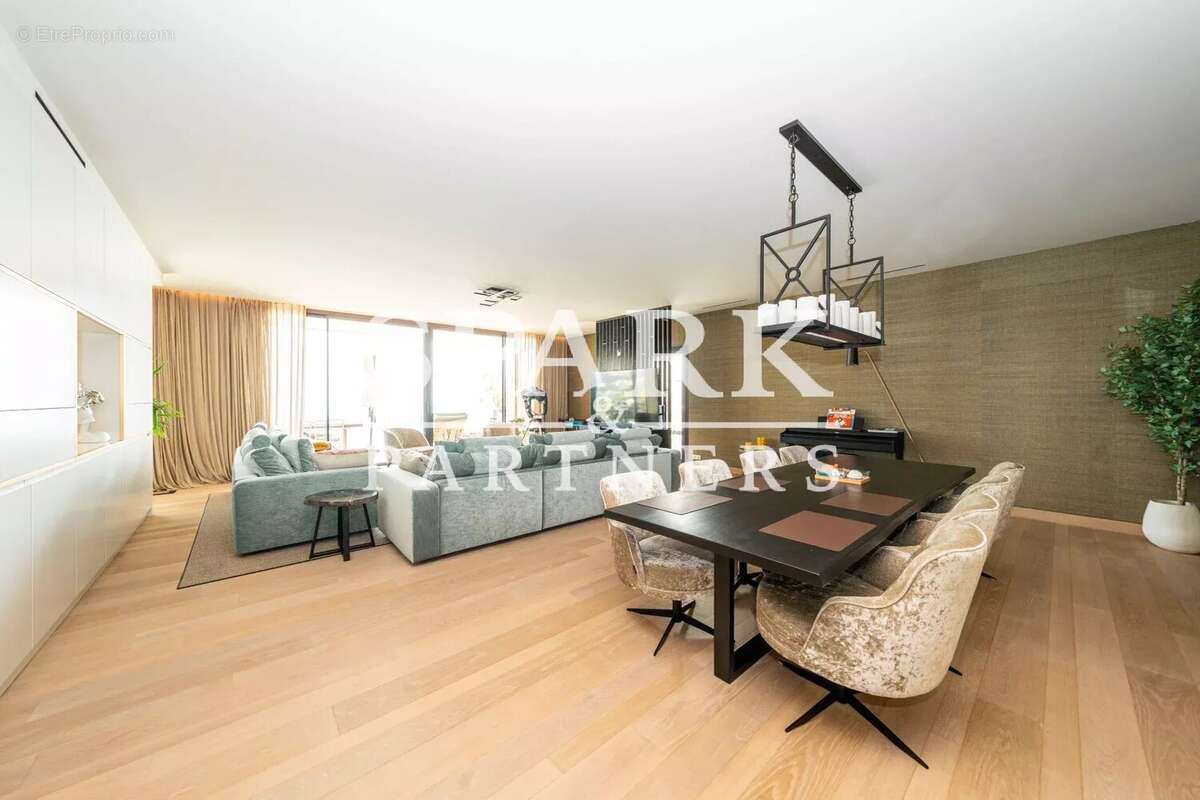 Appartement à ROQUEBRUNE-CAP-MARTIN