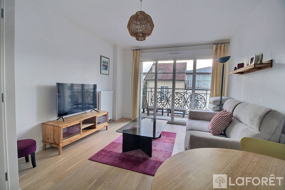 Appartement à LA GARENNE-COLOMBES