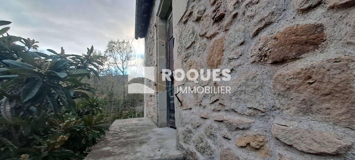 A VENDRE, proche Lodève, ensemble immobilier en pierre d'une surface totale de 995 m2 sur 3008 m2 de terrain - photo 13