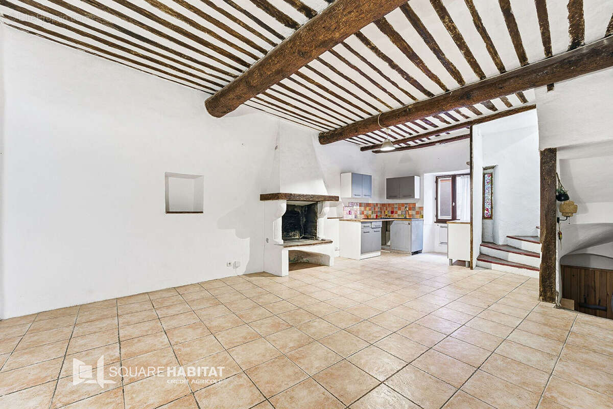 Appartement à SAINT-LAURENT-DU-VAR