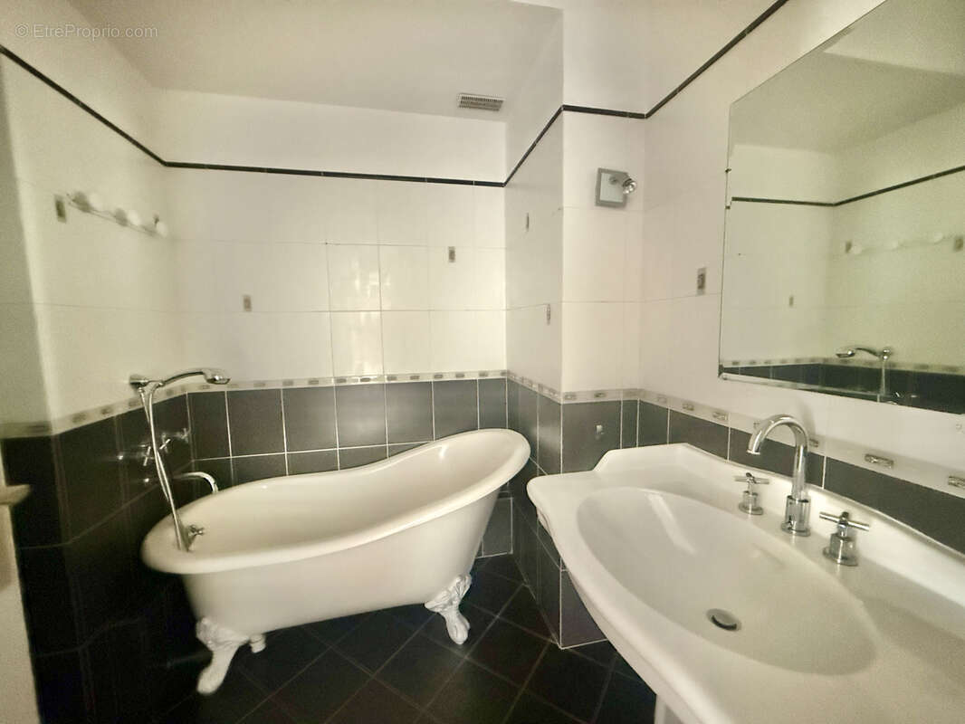 Appartement à MARSEILLE-8E