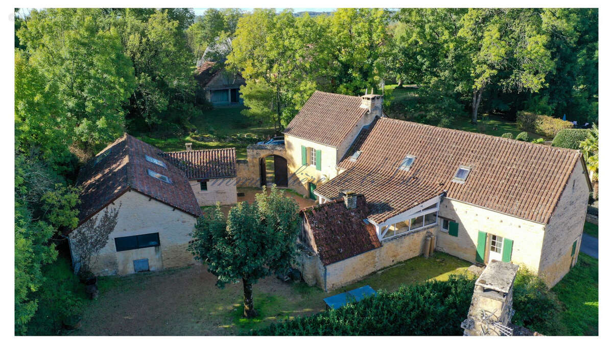 Maison à SAINT-AMAND-DE-COLY