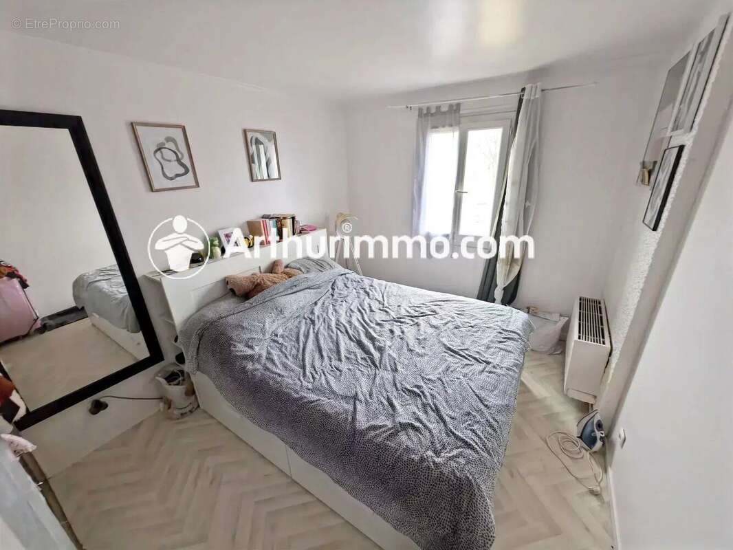 Appartement à SAVIGNY-LE-TEMPLE