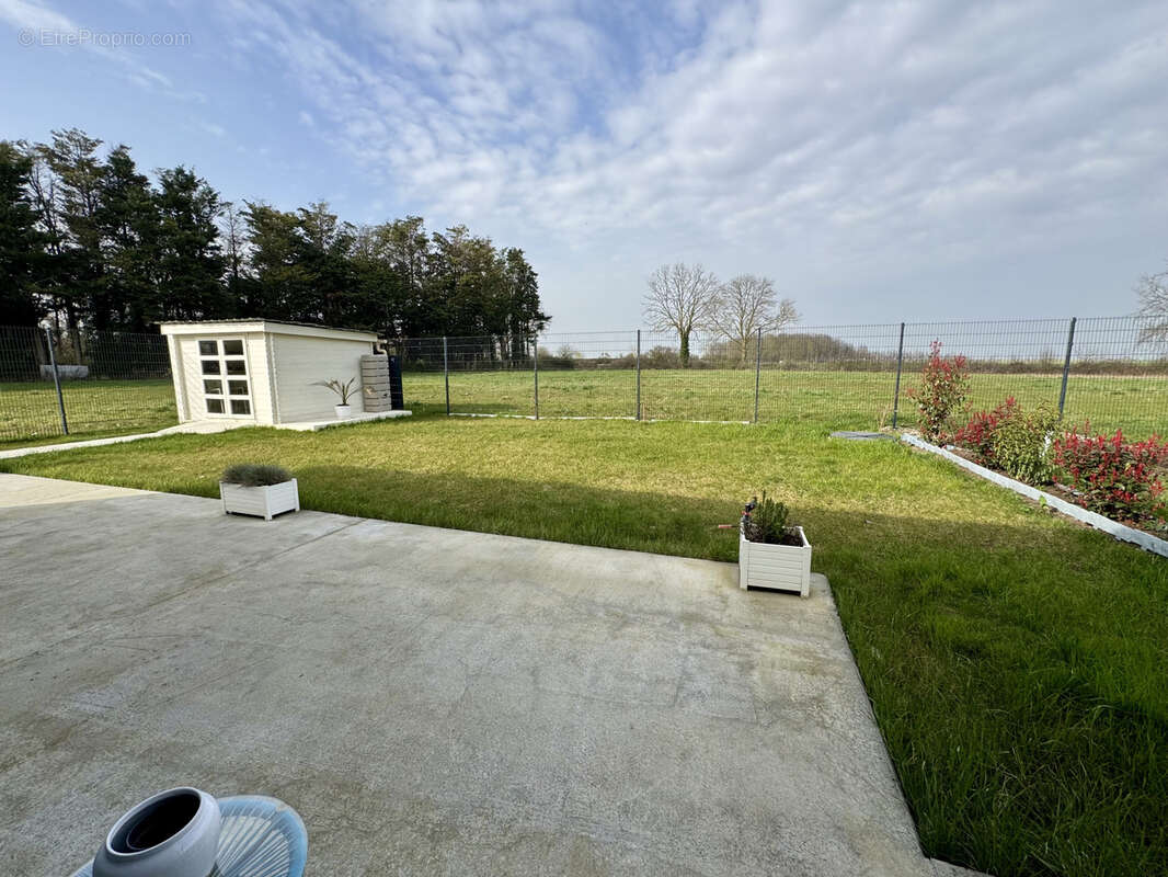 Maison à BRIQUEMESNIL-FLOXICOURT