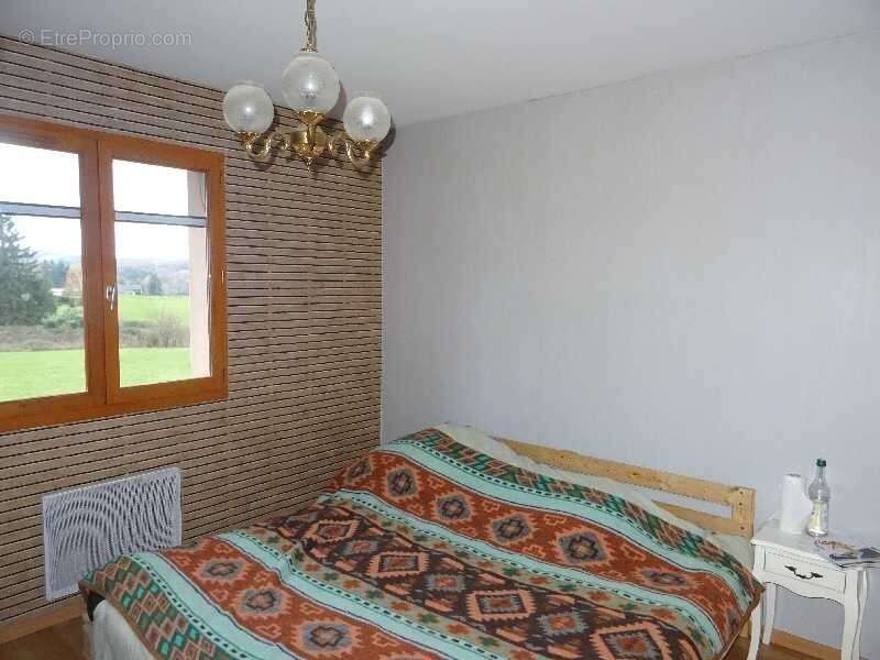 Maison à NEUVIC-ENTIER