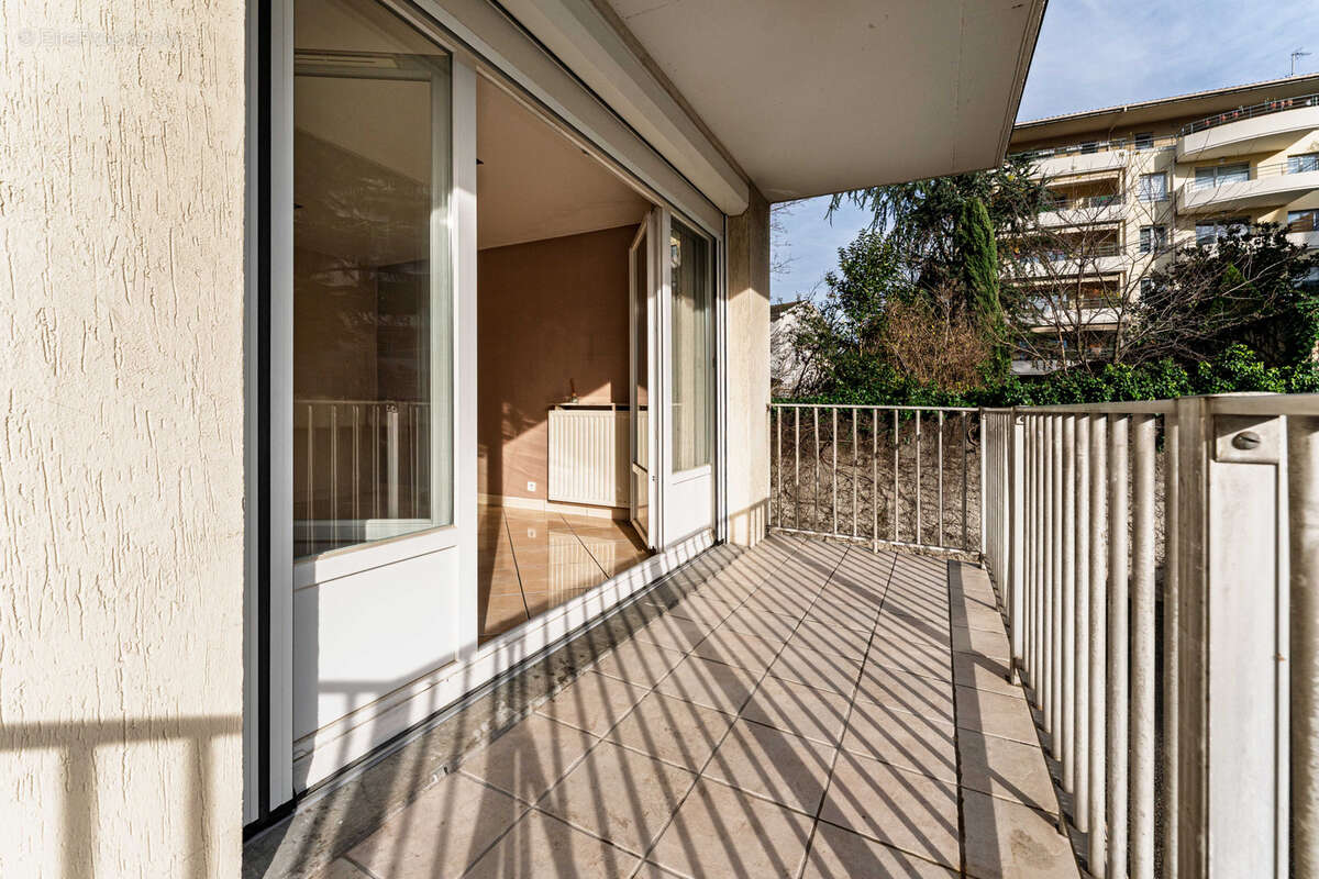 Appartement à TASSIN-LA-DEMI-LUNE