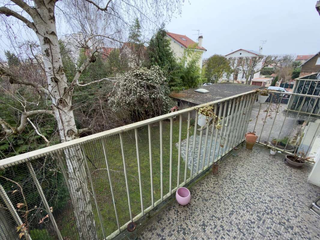 Appartement à LES PAVILLONS-SOUS-BOIS