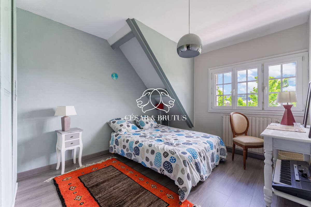 Maison à LA TOUR-DU-PIN