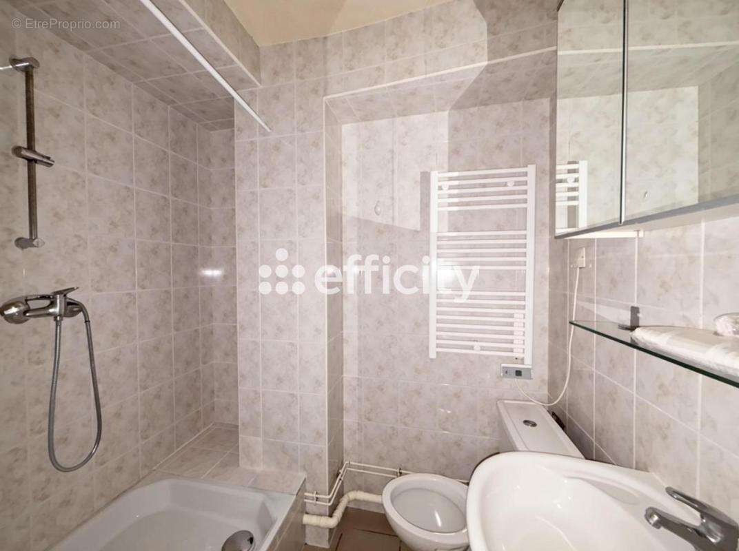 Appartement à MONT-L'EVEQUE