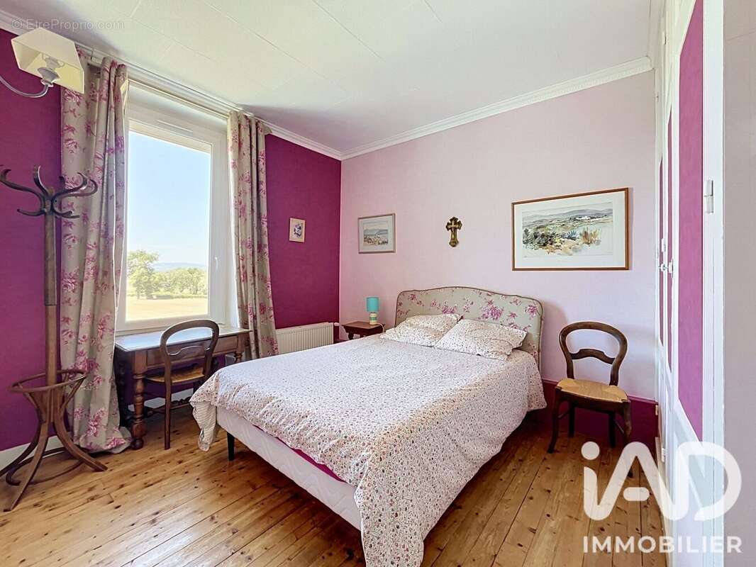 Maison 170 m² à Saint-Jodard  - photo 6
