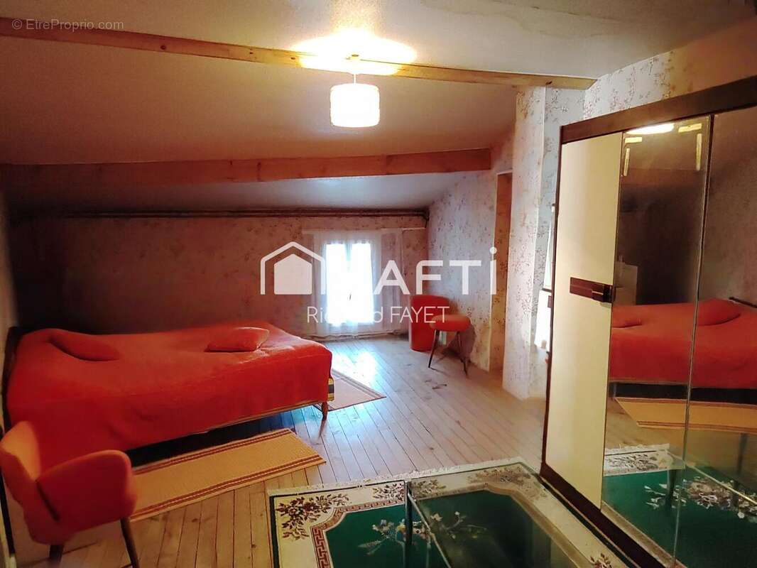 Maison 195 m² à Sainte-Ramee  - photo 9