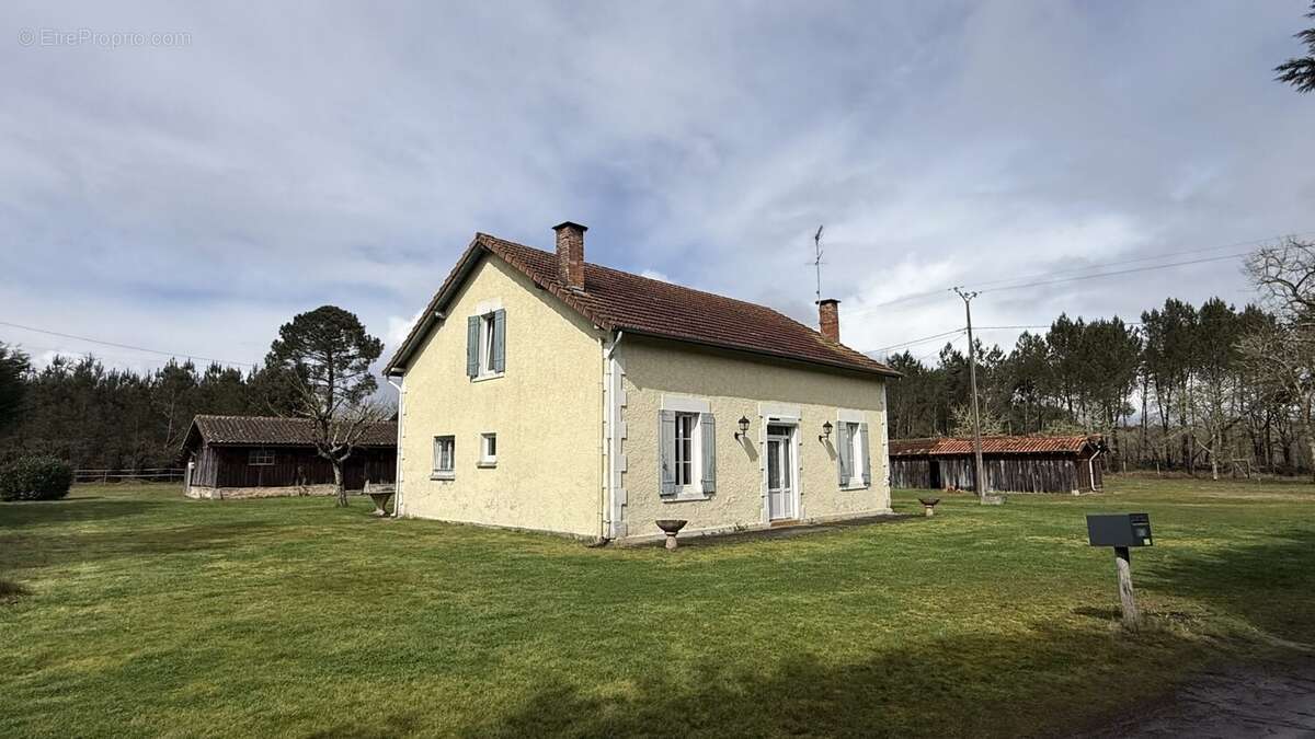 Maison à LUXEY