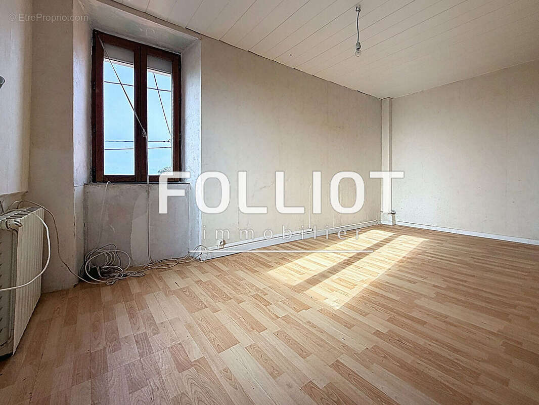 A Vendre, Maison à Saint Germain D'Elle avec terrain de 1800m² - photo 9