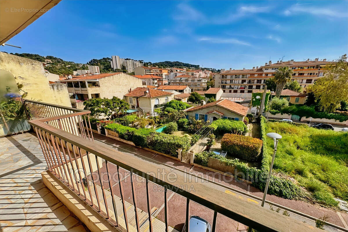 Appartement à VALLAURIS