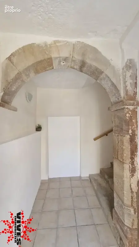 Immeuble de rapport avec 2 appartements et dépendances - photo 3
