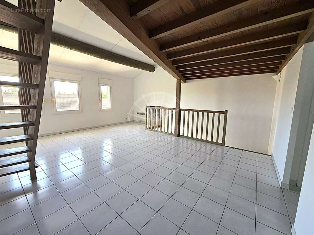 Appartement T2 avec mezzanine et parking - L'Isle-sur-la-Sorgue - photo 2