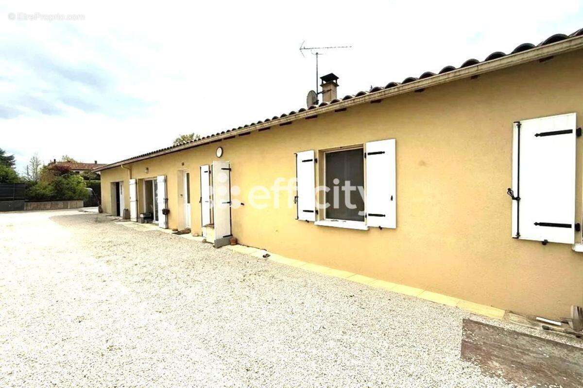 Maison à SAUZE-VAUSSAIS