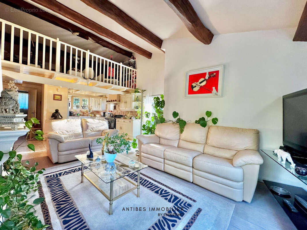 Maison à LA GARDE-FREINET