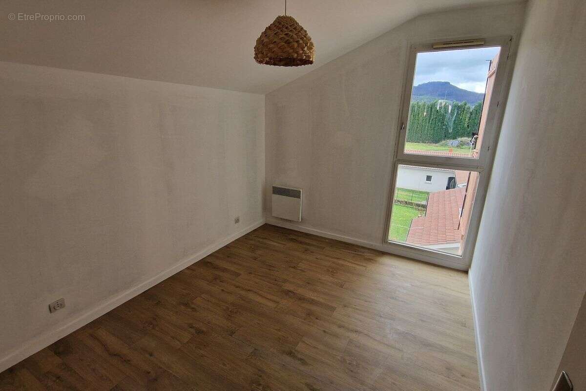 Appartement à SAINTE-FOY-L'ARGENTIERE