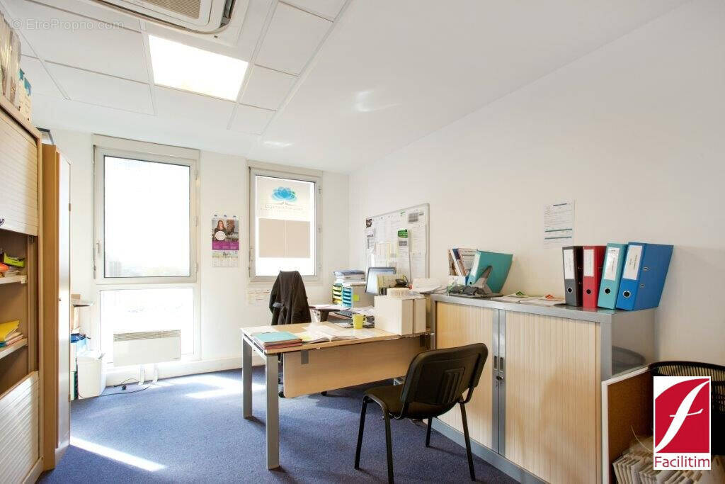 Commerce à MONTIGNY-LE-BRETONNEUX