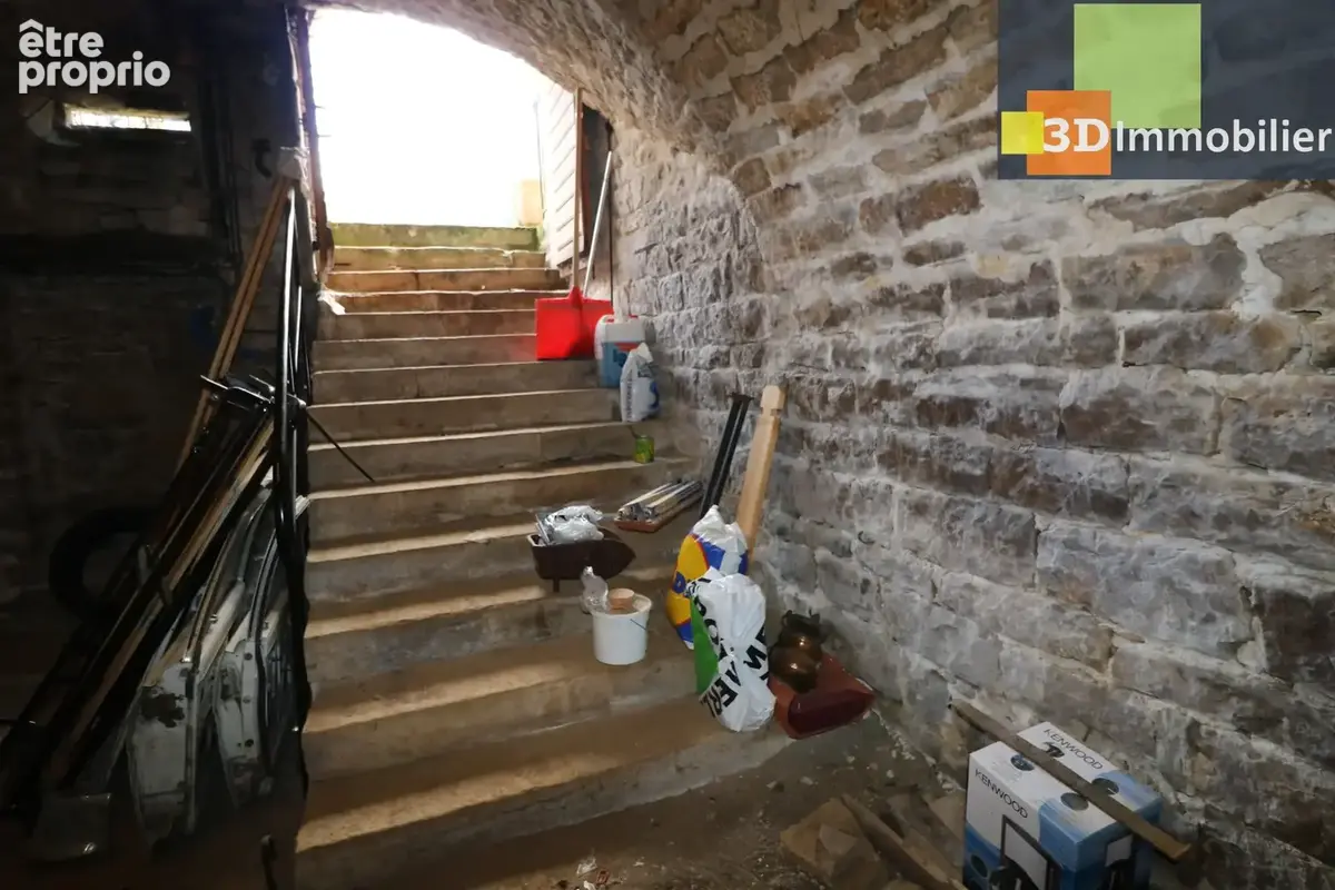 Maison 170 m² à Lons-Le-Saunier  - photo 2