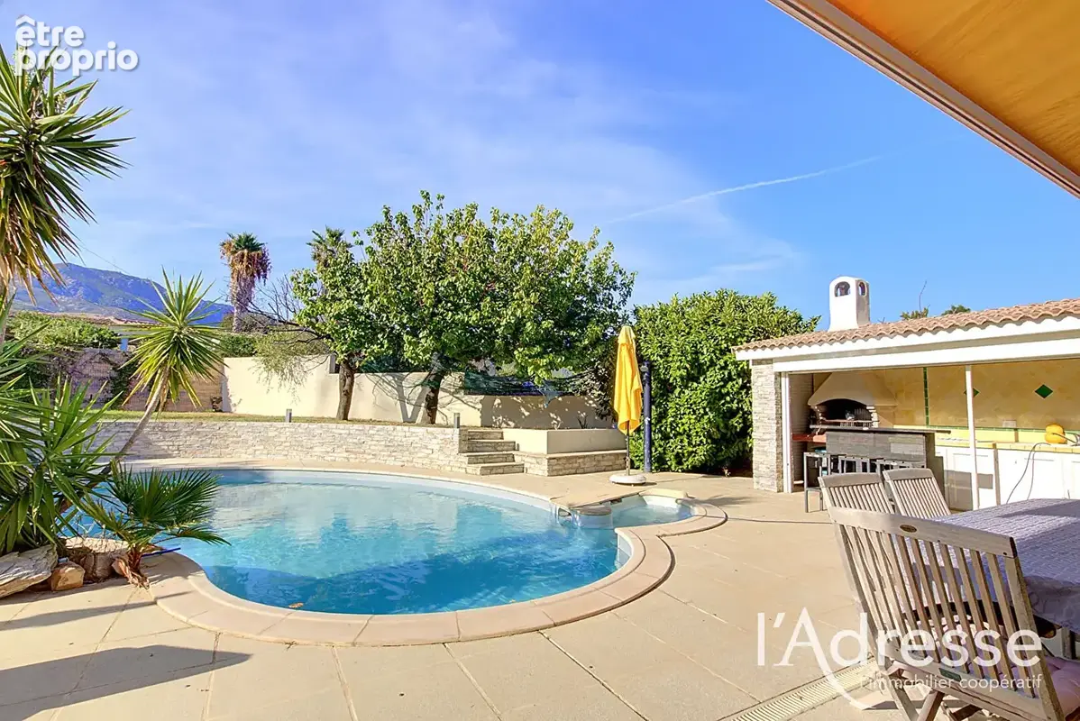 Maison FURIANI  7 pièces 207 m2  avec piscine . - photo 6