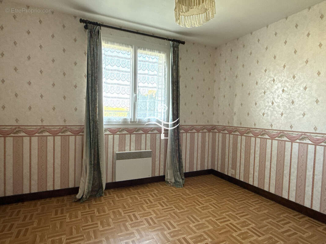 Maison à CORMELLES-LE-ROYAL
