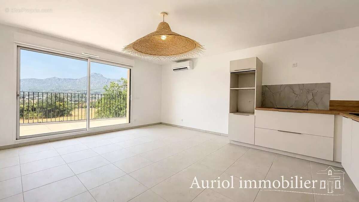St Pierre Les AUBAGNE - T2 NEUF en dernier étage - photo 2