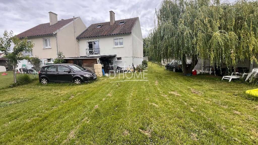 Maison à ROZAY-EN-BRIE