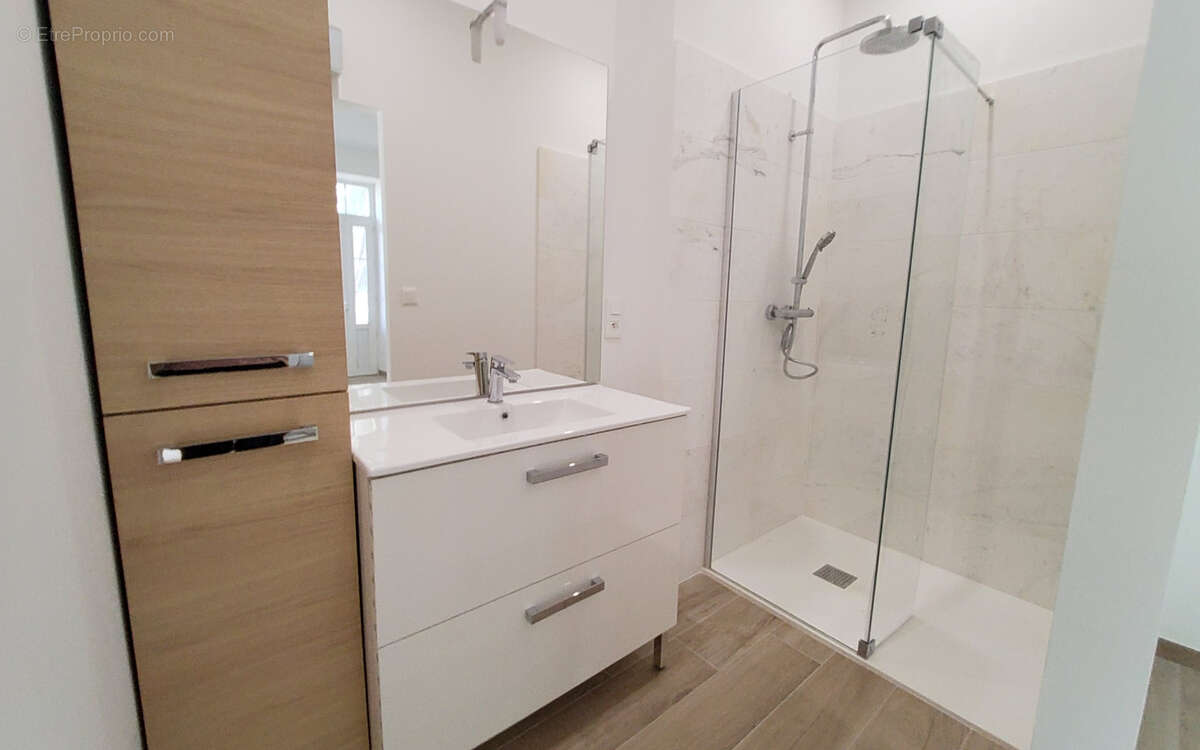 Appartement à CUERS