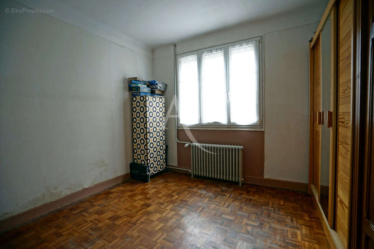 Maison à SAINT-JEAN-DE-BRAYE