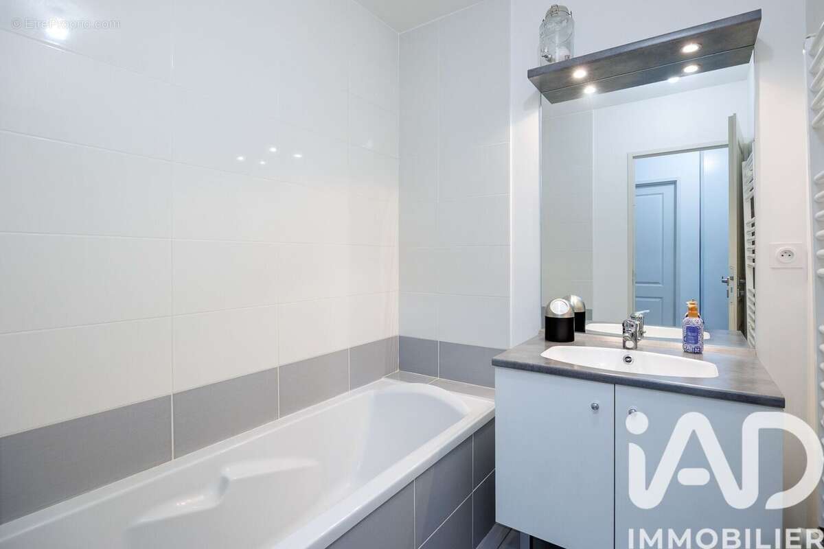 Appartement 45 m² à Craponne  - photo 8