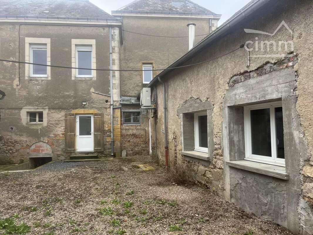 Appartement à NEUVY-GRANDCHAMP