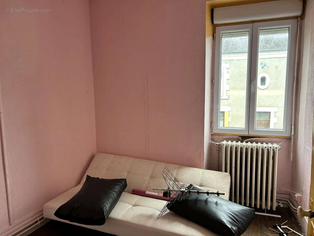 Maison à NURET-LE-FERRON