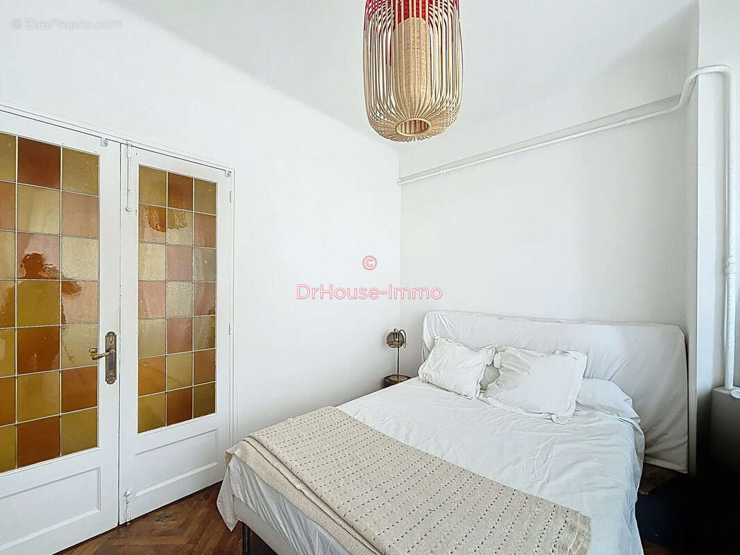 Appartement 95 m² à Marseille-7e  - photo 8