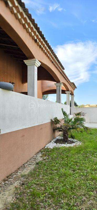 Maison à SAINT-LAURENT-DES-ARBRES