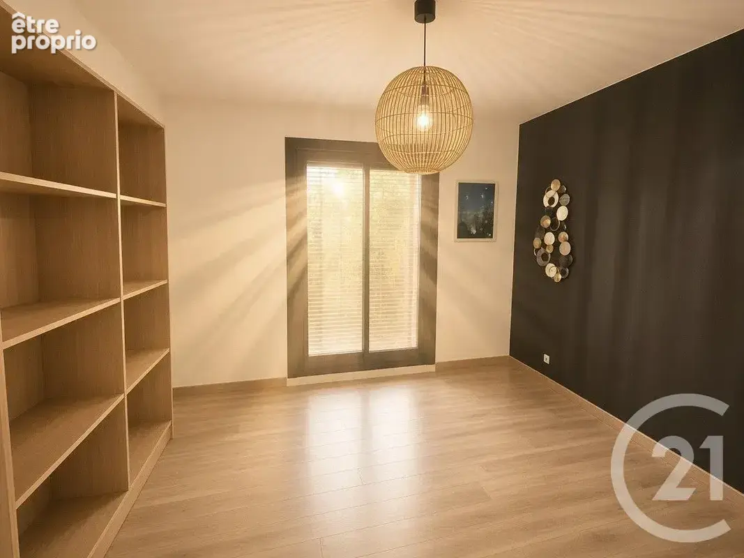 Appartement 4 pièces 76 m² à vendre à Toulon (83000) - photo 7
