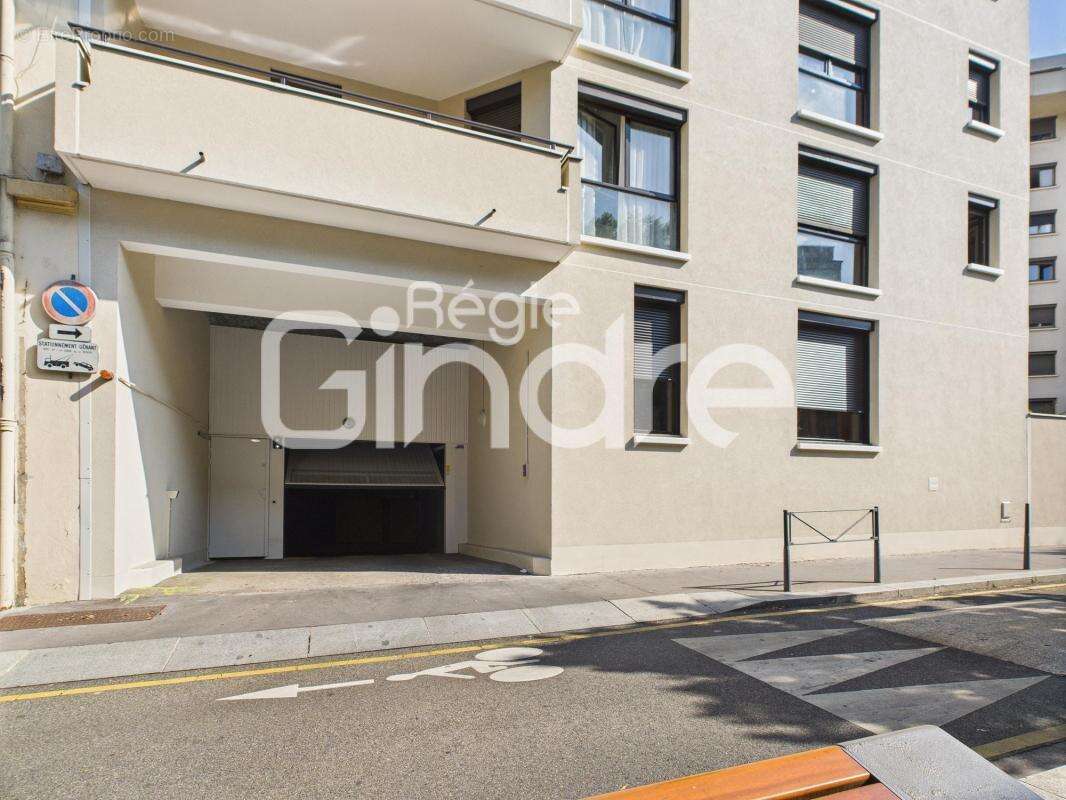 Parking à LYON-4E